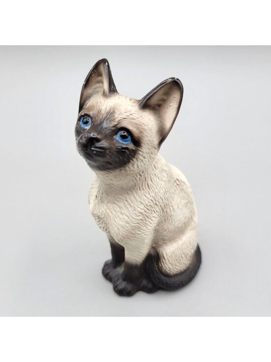 Harvey Knox Kingdom Other - Harvey Knox Kingdom Siamese Cat Porcelain Sitting Global Art Japan Signed